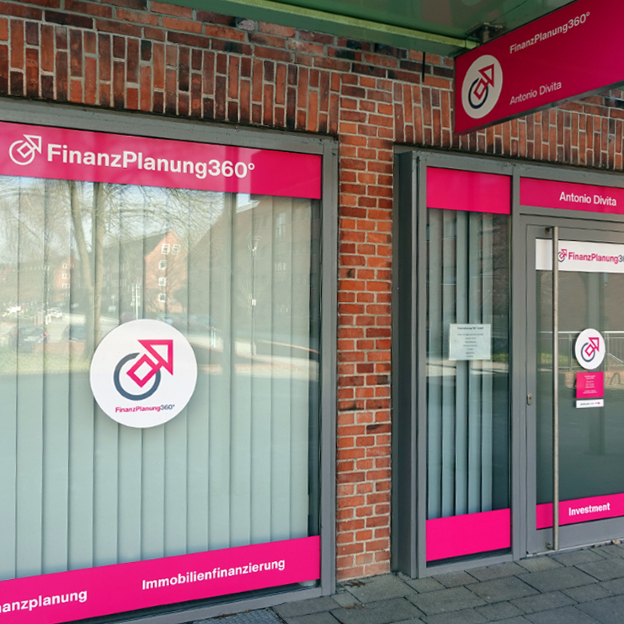 Auffällige Schaufensterbeklebung für Unternehmen in Neumünster